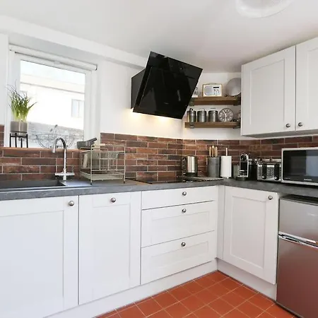 Old Stables, Hidden Period Gem, Spectacular Garden * Bristol