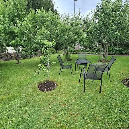 Vakantiehuis Old Stables, Hidden Period Gem, Spectacular Garden