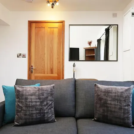 Vakantiehuis Old Stables, Hidden Period Gem, Spectacular Garden Bristol