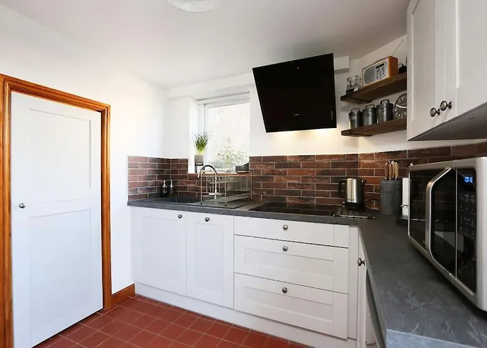 Old Stables, Hidden Period Gem, Spectacular Garden Holiday home Bristol