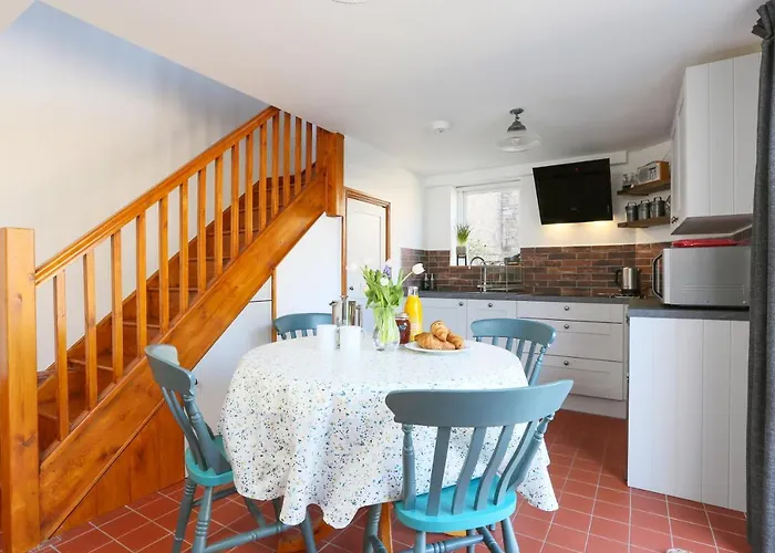 Old Stables, Hidden Period Gem, Spectacular Garden Holiday home