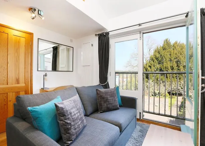 Old Stables, Hidden Period Gem, Spectacular Garden *